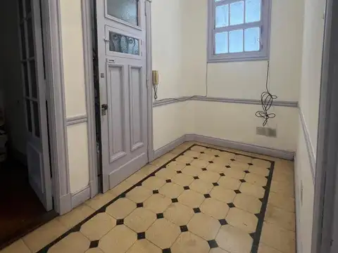 Rivadavia 5100, Piso 1