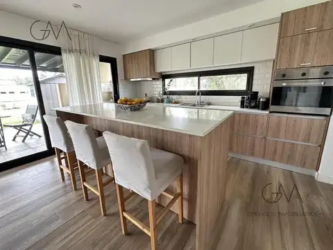 Bahía Thetis 3800, Mar Del Plata, Buenos Aires, Argentina.