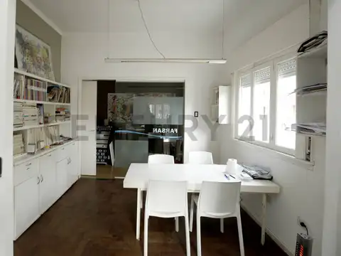 3 esq 33 100, Piso 0