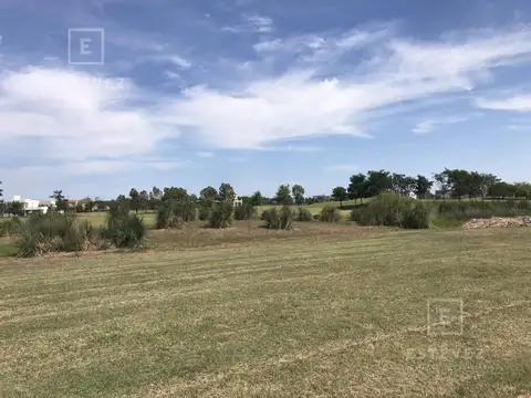 El Canton Golf, orientación NO y fondo a la cancha