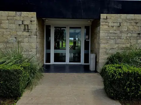 El Canton Golf, orientación NO y fondo a la cancha