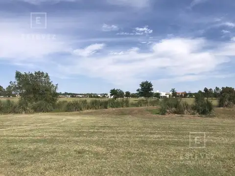 El Canton Golf, orientación NO y fondo a la cancha