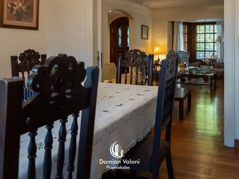 Casa 6 ambientes con 5 baños