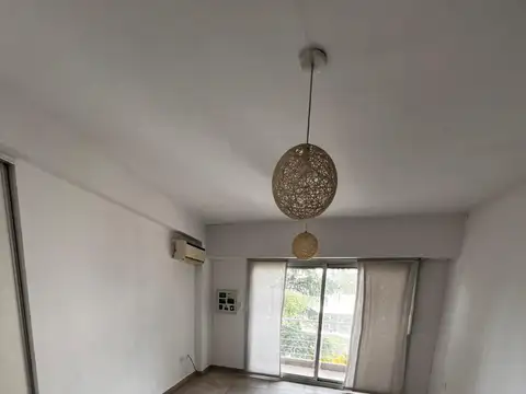 Monoambiente en Alquiler con balcon contrafrente en villa Devoto