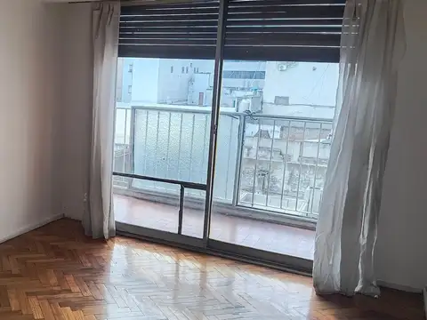 Venta 2 amb luminoso con balcón en Balvanera