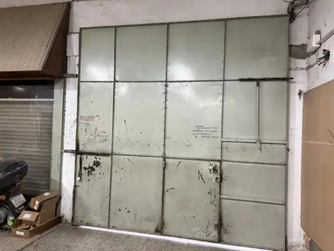 Av. Pres. Bernardino Rivadavia 2964, Lanús