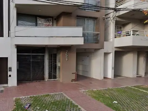 RETASADA. Cochera en venta, Vila 753