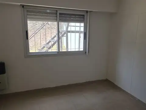 PH USO PROFESIONAL o VIVIENDA, CON PATIO, JARDIN Y 2 DORMITORIOS