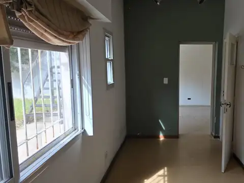 PH USO PROFESIONAL o VIVIENDA, CON PATIO, JARDIN Y 2 DORMITORIOS