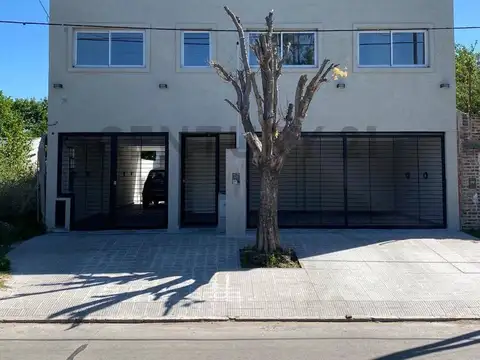 143 entre 63 y 64 - Los Hornos, Dúplex de 2 dormitorios en venta