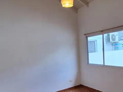 Depto Tipo Casa en Alquiler en Versalles, $ 640.000
