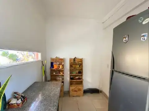Casa en Venta con 6 cocheras