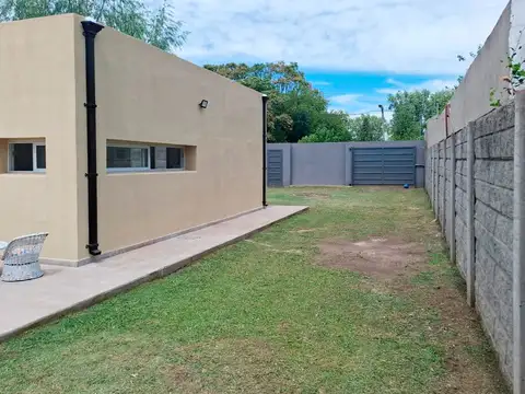 VENTA CASA TIPO LOFT LA REJA CON PILETA- IMPECABLE
