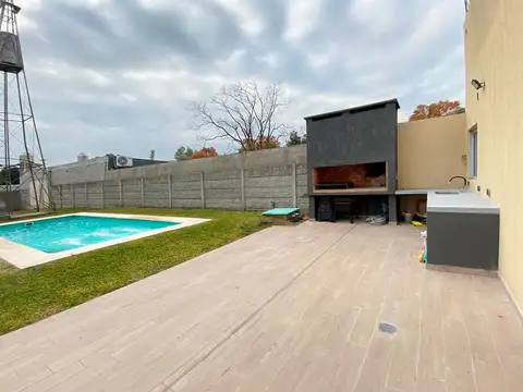 Casa 2 ambientes con 1 baño