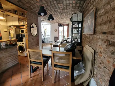 Muy lindo depto tipo PH de 3 ambientes. Muy tranquilo y bajas expensas