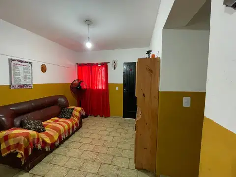 Casa 6 ambientes con 1 baño