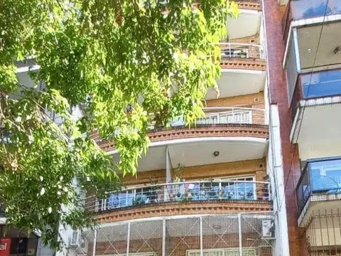 Venta 2 amb. APTO CREDITO c jardin y cochera cub. Mendoza al 2000. Belgrano