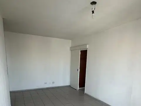 Departamento en Alquiler en Villa Luro, $ 650.000