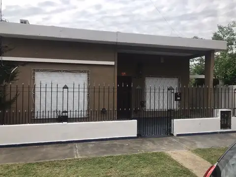 Casa tres ambientes en alquiler