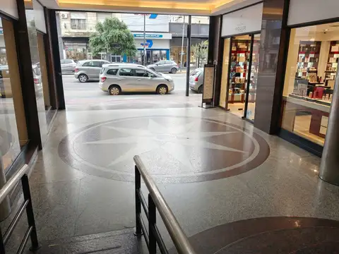 Local en Venta 70 años