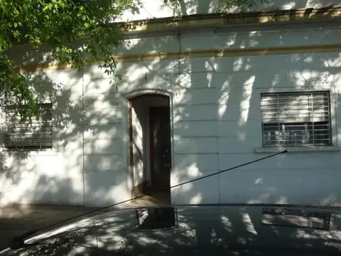 PH en venta - 2 Dormitorios - 1 Baño - 120Mts2 - La Plata