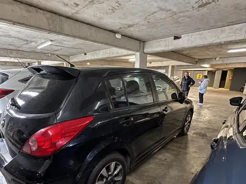 VENTA - COCHERA CUBIERTA - PARQUE CHAS