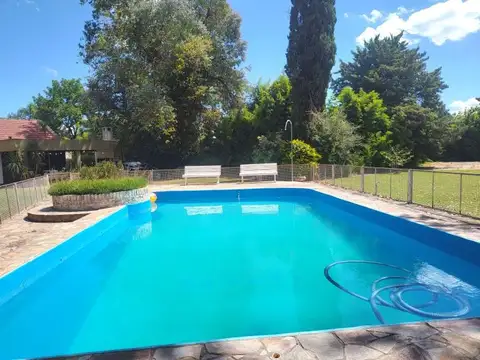 Casa en Venta en Andino. Sobre Ruta 26S. A metros del acceso.