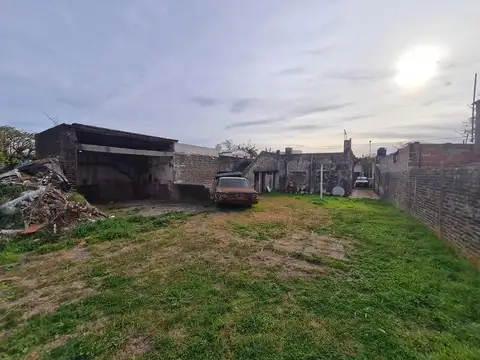 42 e/ 148 y 149 N 2680