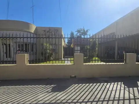VENTA CASA MONTE CASTRO DOBLE LOTE FONDO LIBRE