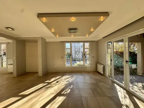 Casa 6 ambientes con 3 baños