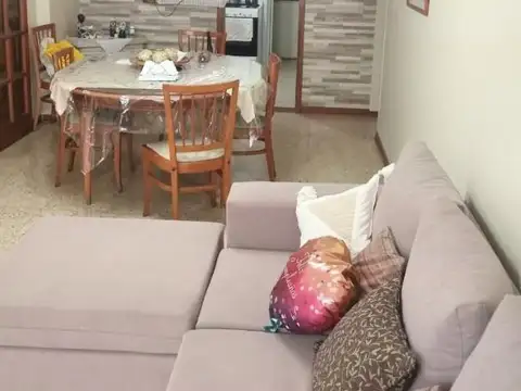 VENTA 3 AMB CON DEPENDENCIA Y COCHERA