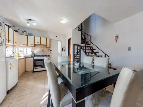 Depto Tipo Casa en Venta de 6 ambientes