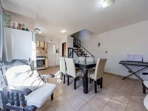 Depto Tipo Casa 6 ambientes con 1 baño