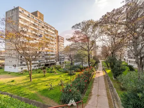 Emilio Castelar 4400