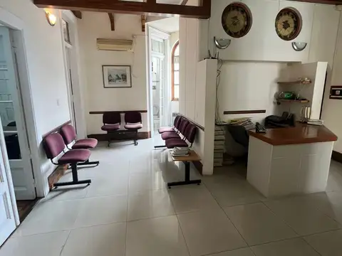 SEMIPISO 6 AMBIENTES AL FRENTE ESTILO ANTIGUO APTO PROFESIONAL (HOY ESTUDIO JURIDICO)