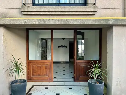 Pompeya 2400, Piso 3