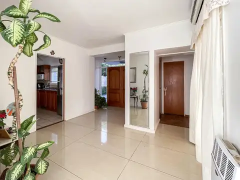 Casa 6 ambientes con 3 baños