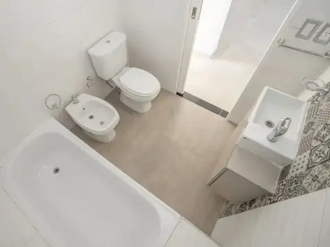 SE VENDE DEPARTAMNETO DE TRES AMBIENTES