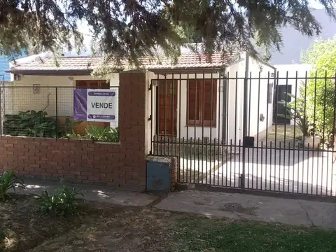 CASA CALLE 526 B° UNIVERSIDAD, LUJÁN