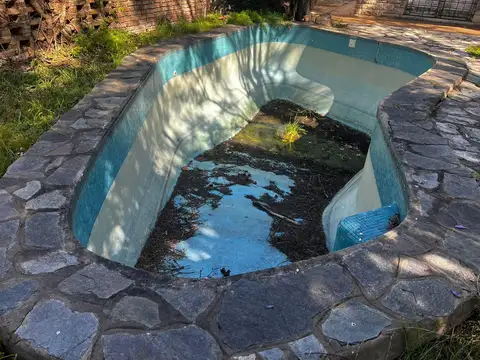 Casa en Venta con 3 cocheras