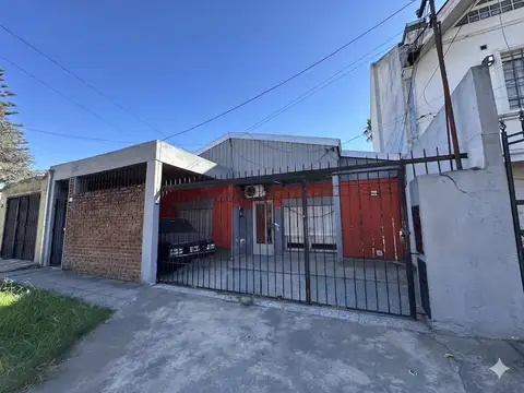 Casa para 2 familias o inversor, Barrio Parque Calchaquí