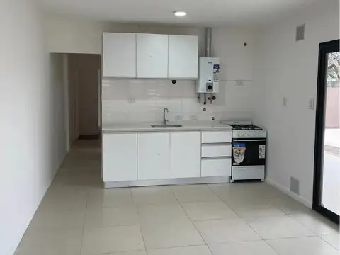 Casa 4 ambientes con 1 baño