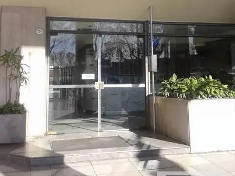 Patio Bullrich: Libertador-Montevideo, 1 amb seg 24 hs. apto profesional