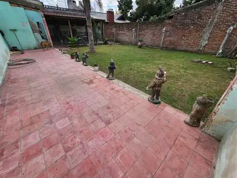 Casa 2 ambientes con 1 baño