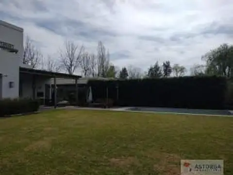 Excelente Casa en San Carlos C.C
