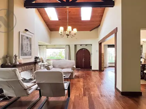 VENTA | IMPORTANTE CHALET | BARRIO STELLA MARIS