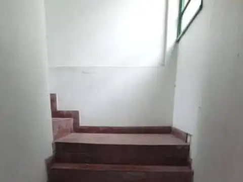 Depto Tipo Casa 1 ambiente con 5 baños