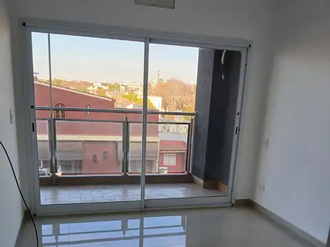 SE ALQUILA 2amb AMPLIO Y LUMINOSO EN JL SUAREZ