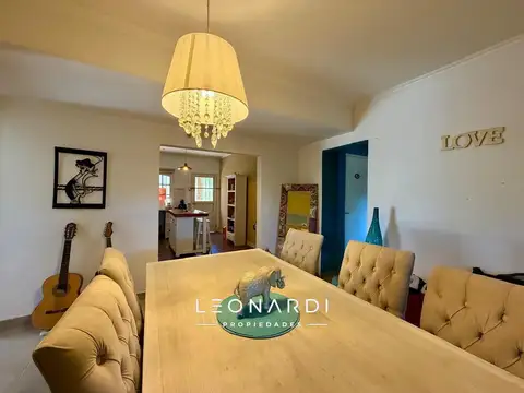 Casa 5 ambientes con 2 baños