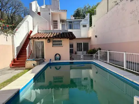 Venta casa 5 amb, pileta,  garage Floresta